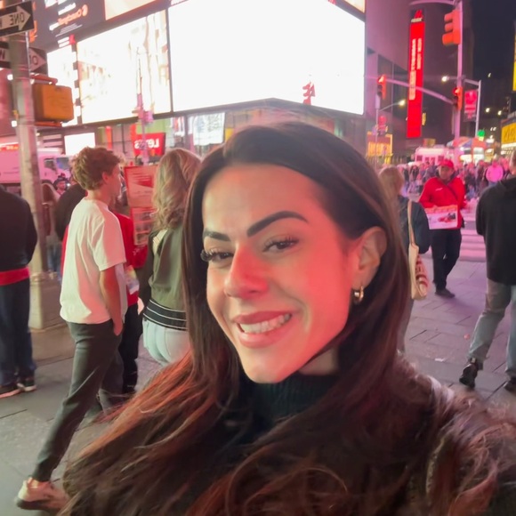 Hi Girls!! - Picture 1 of 4